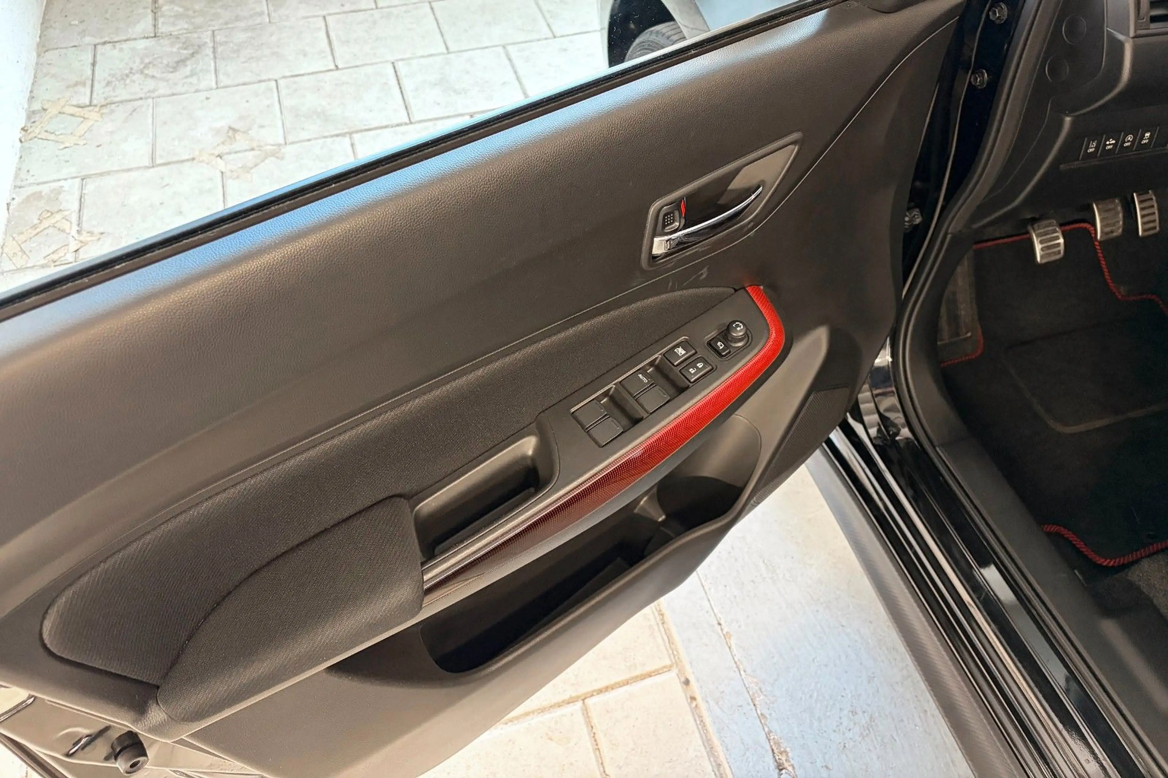 Suzuki Swift 1.4 BOOSTERJET Sport DAB*NAVI*LED — photo 11