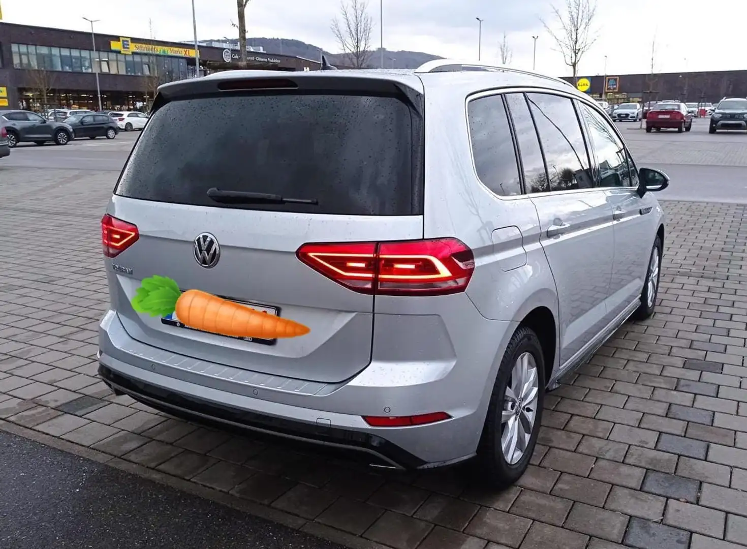 Volkswagen Touran Touran 1.5 TSI ACT OPF DSG Highline R- Line Silber - 2