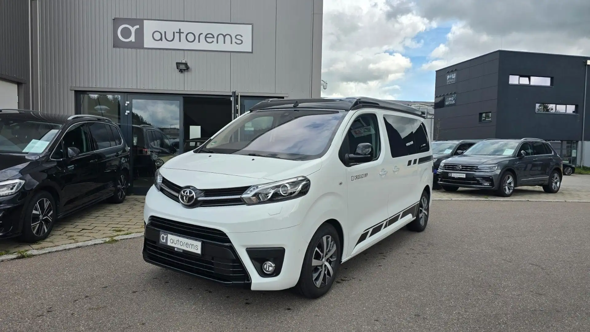 Toyota Proace L2*Crosscamp*7SITZER*KÜCHE*AHK*VORZELT* Weiß - 2