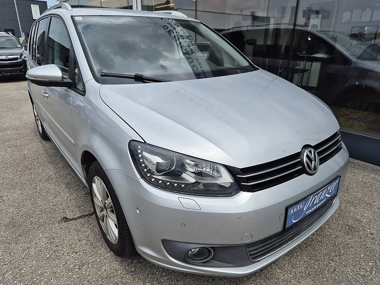 Volkswagen Touran Highline 1,6 BMT TDI DPF Grau - 2