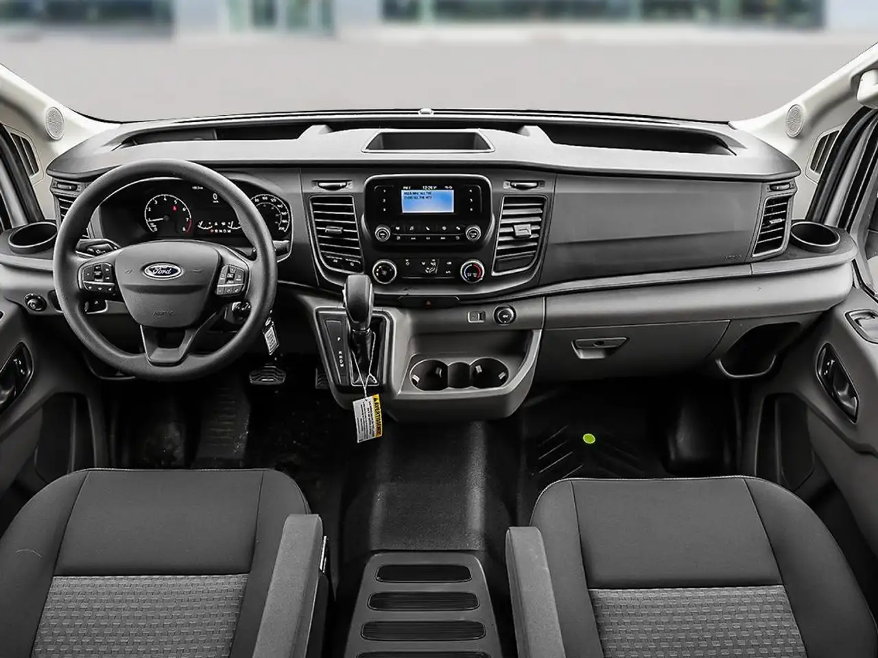 Ford Transit Cargo Van снимка Ford Transit Cargo Van