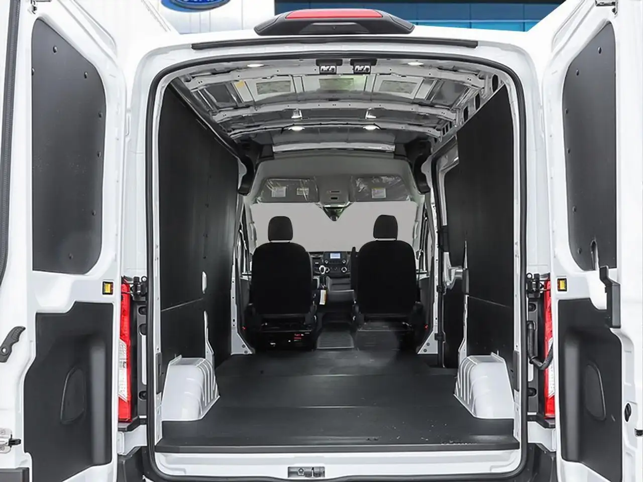 Ford Transit Cargo Van снимка Ford Transit Cargo Van