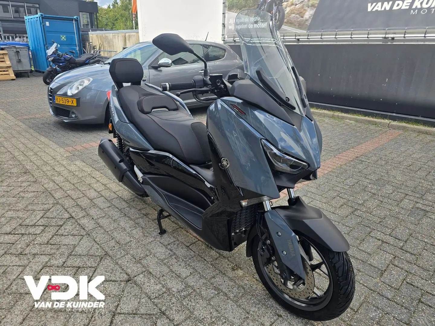 Yamaha X-Max 300 TECH MAX Grijs - 2