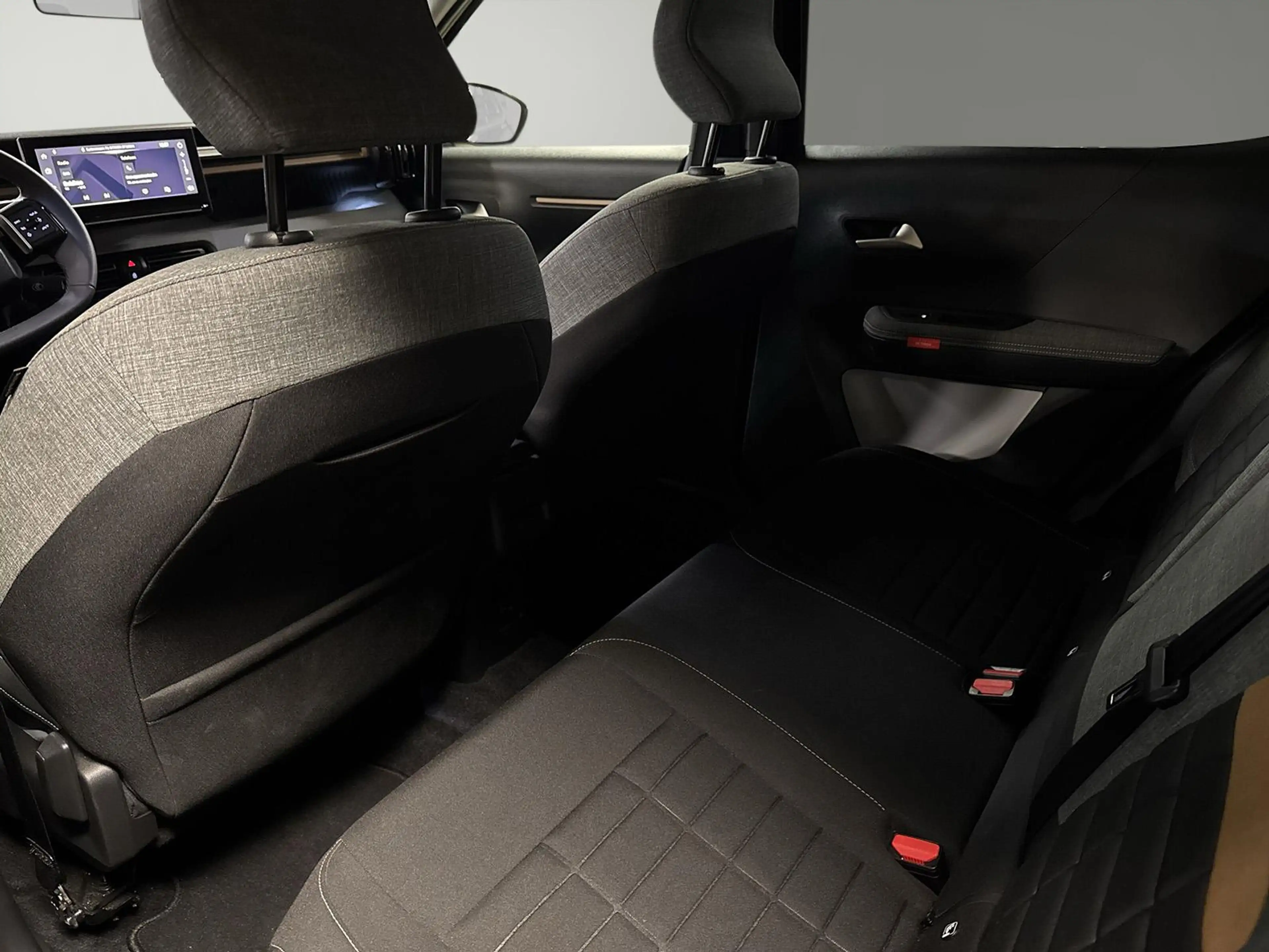 Citroen C3 Aircross 1.2 Hybrid 145pk Plus — photo 21