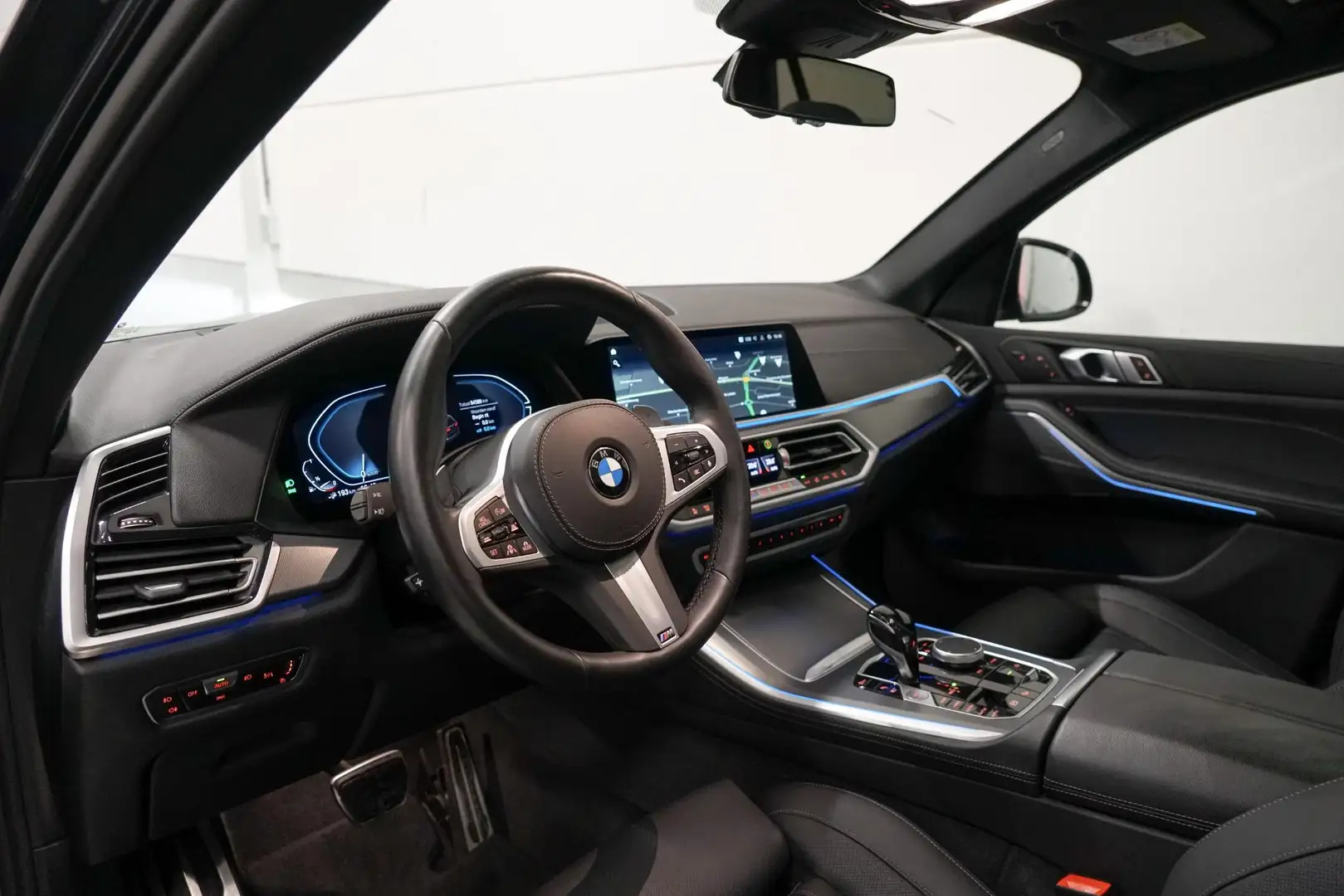 BMW X5 xDrive45e M-Sport | Panoramadak | Massage | Night Grijs - 2