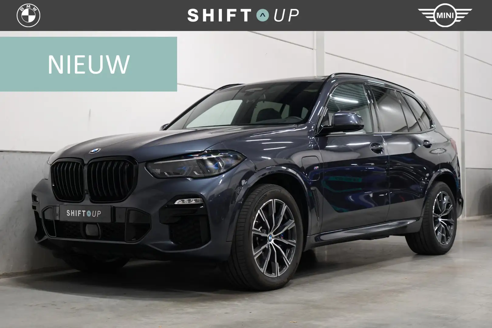 BMW X5 xDrive45e M-Sport | Panoramadak | Massage | Night Grijs - 1