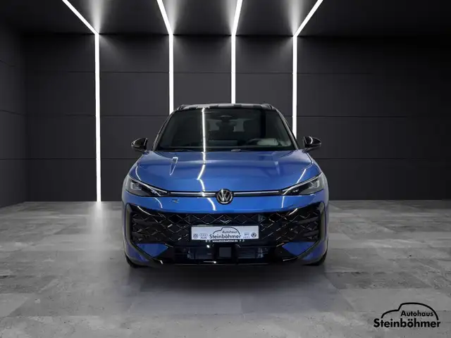 Volkswagen T-Roc view 10