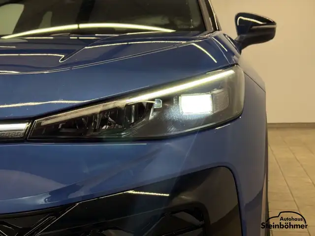 Volkswagen T-Roc view 11