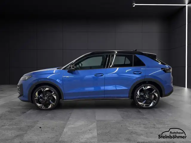 Volkswagen T-Roc view 3