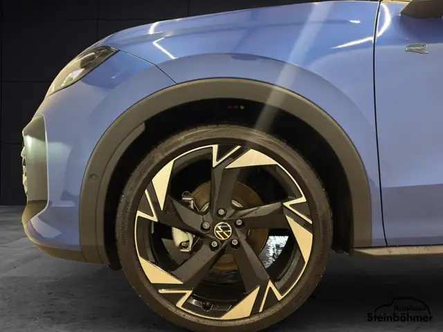 Volkswagen T-Roc view 12