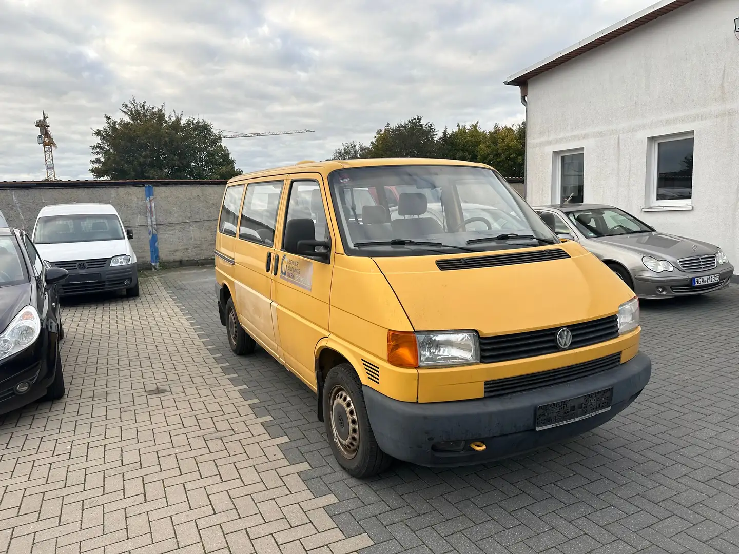 Volkswagen T4 Transporter 9 Sitze Żółty - 2