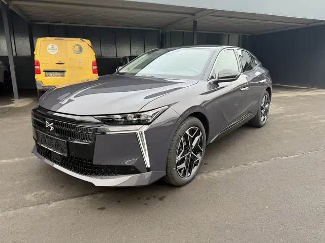 DS Automobiles N°4 Pallas