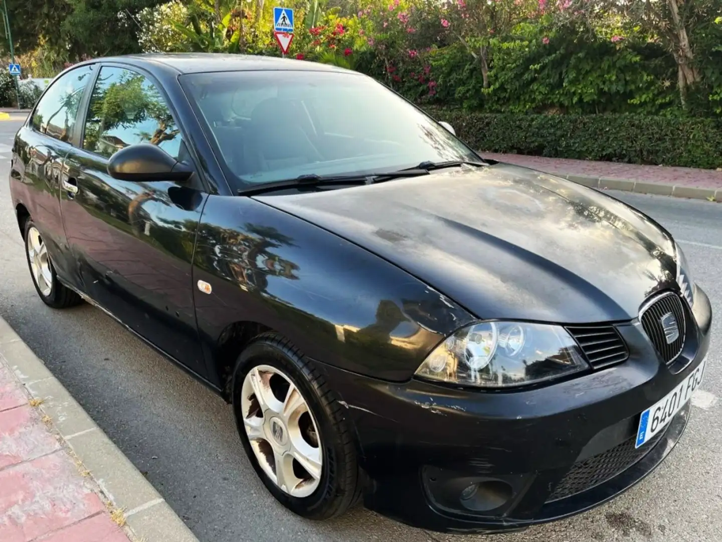 SEAT Ibiza Berlina Manual de 3 Puertas Negro - 1