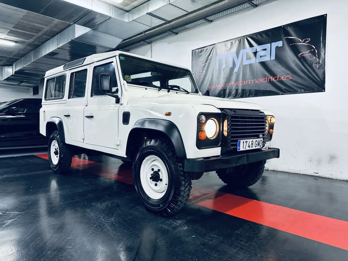 Land Rover Defender 110 SW SE Blanco - 2