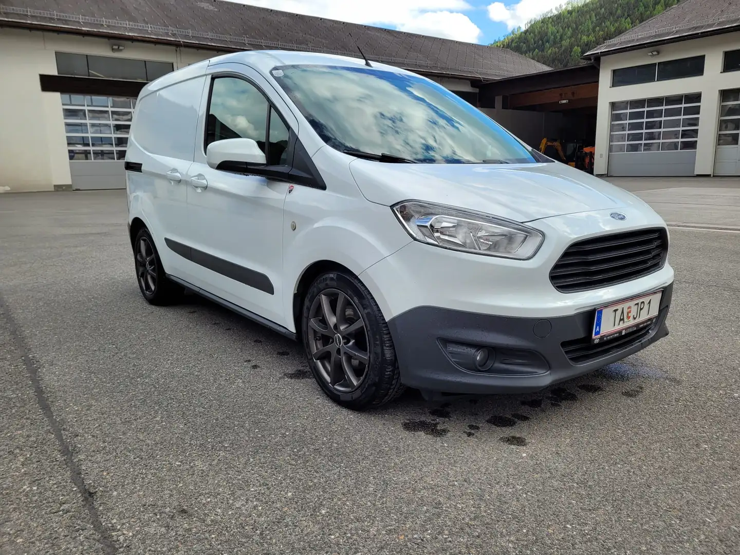 Ford Tourneo Courier 1,6 TDCi - 1