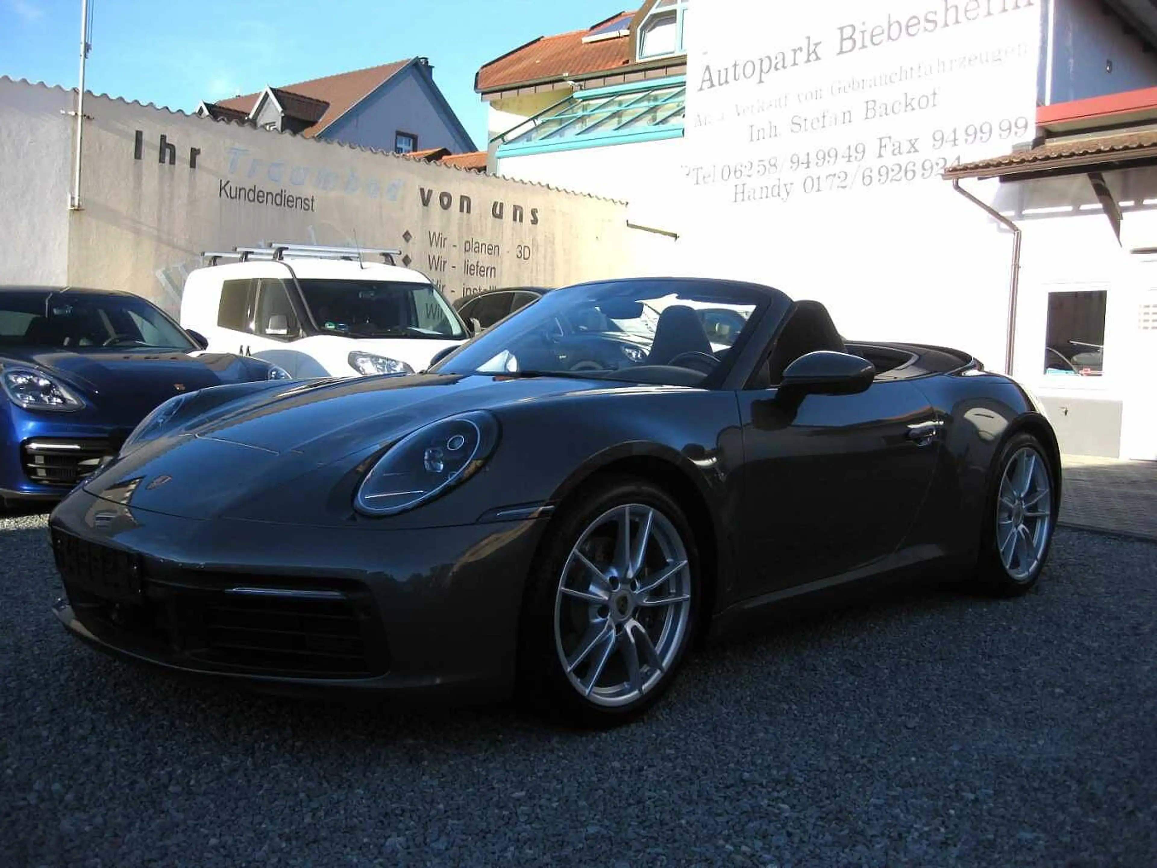 Porsche 992 911 C4 Cabrio PDK dt.Fzg. Top Ausst Wartung neu