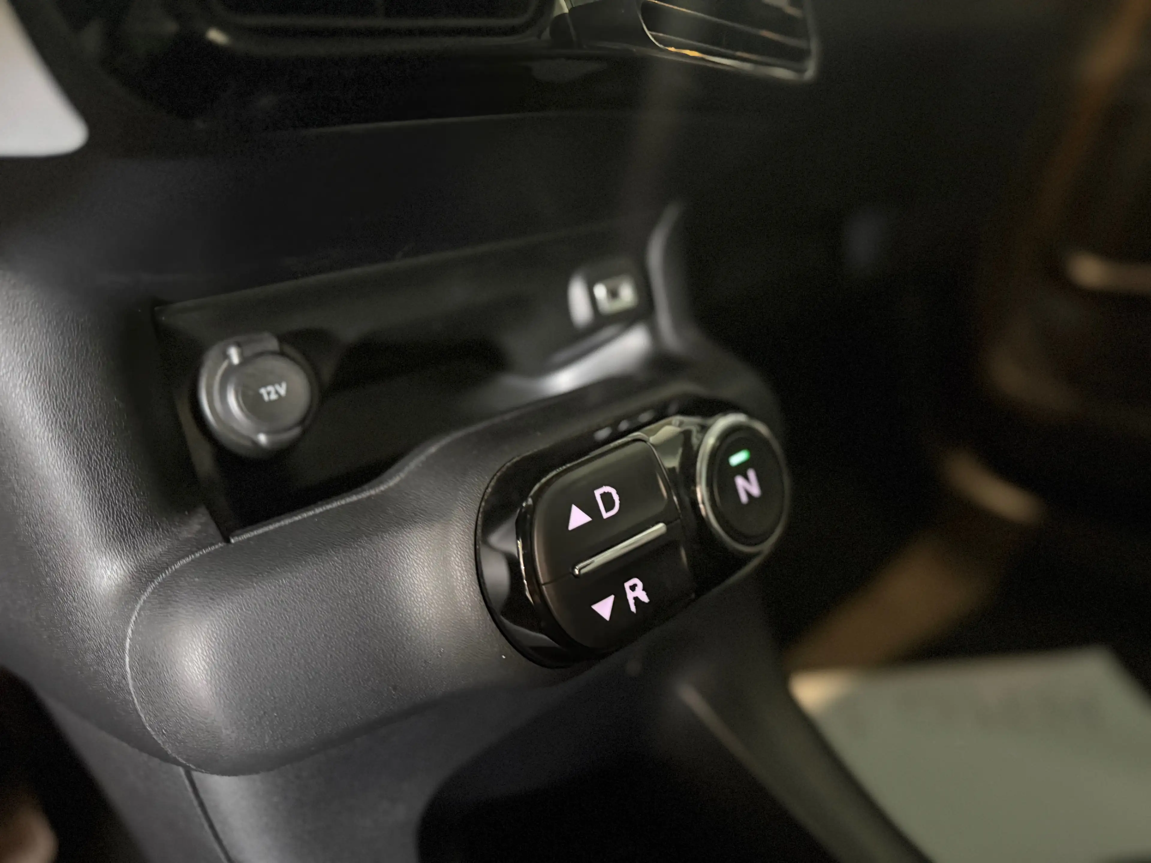 Citroen C4 Cactus C4 Cactus 1.2  Feel Edition Classy/12 mois de garantie/automatique — photo 14