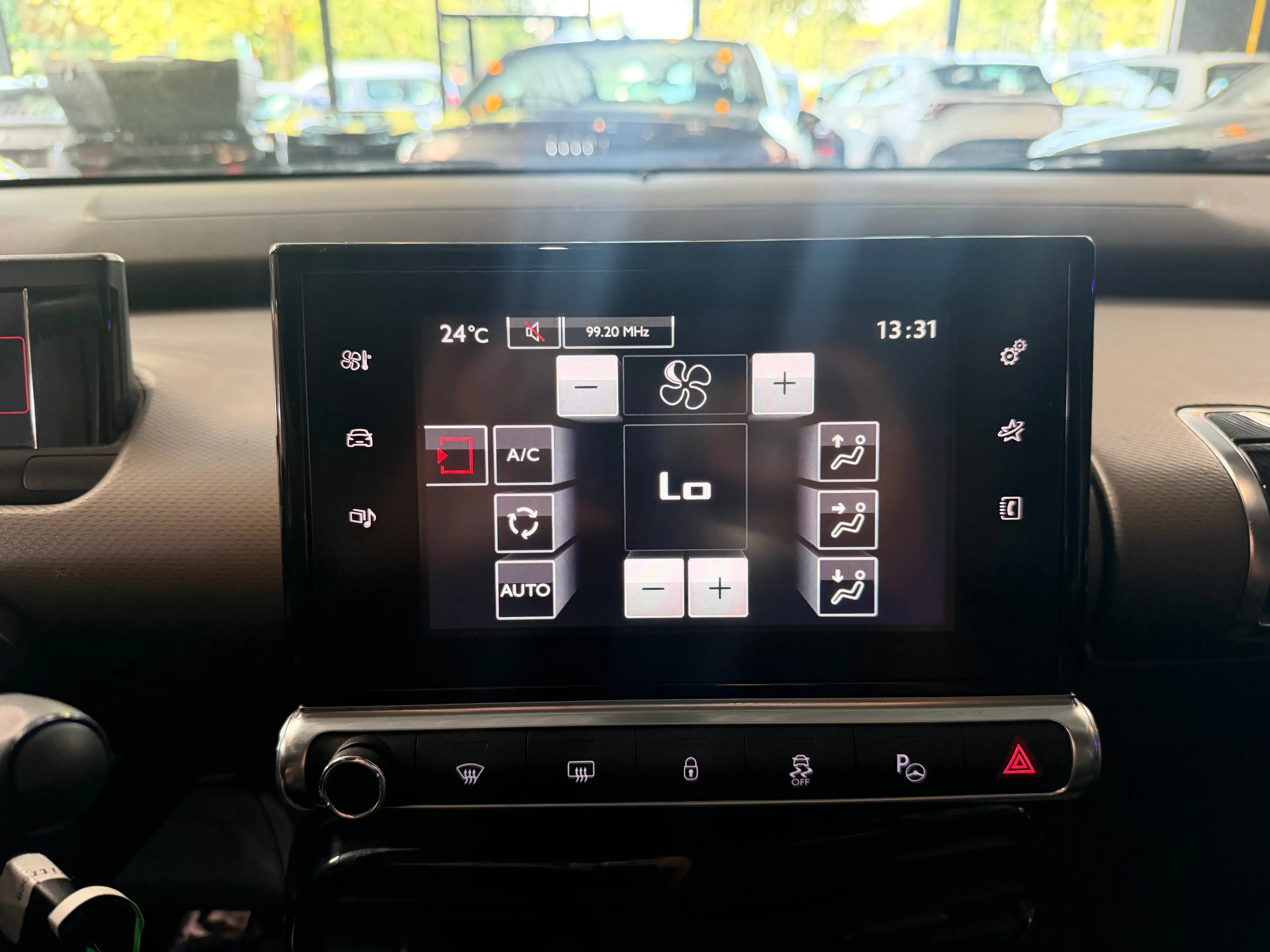 Citroen C4 Cactus C4 Cactus 1.2  Feel Edition Classy/12 mois de garantie/automatique — photo 12