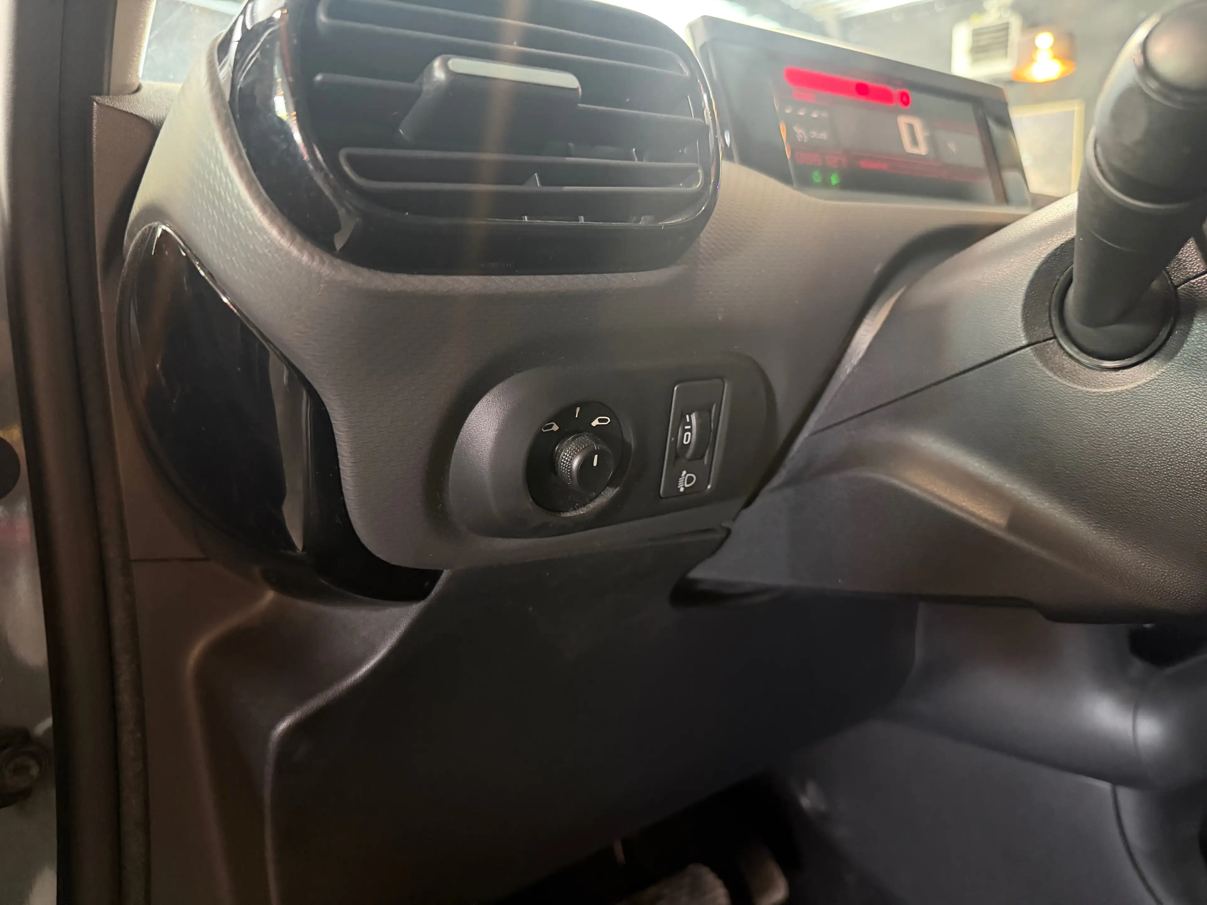 Citroen C4 Cactus C4 Cactus 1.2  Feel Edition Classy/12 mois de garantie/automatique — photo 13