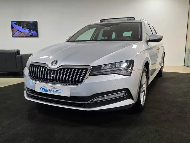 Skoda Superb 2.0 TDI DSG / Panodak / Stuurverwarming