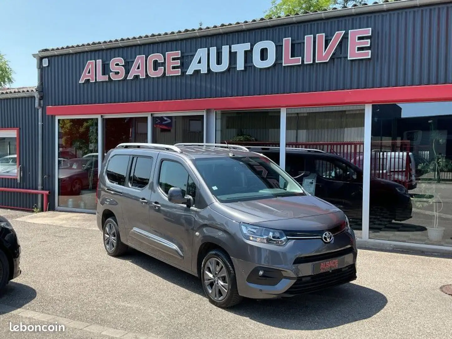 Toyota Proace CITY Verso LONG 1.5 130 D-4D DYNAMIC Gris - 1