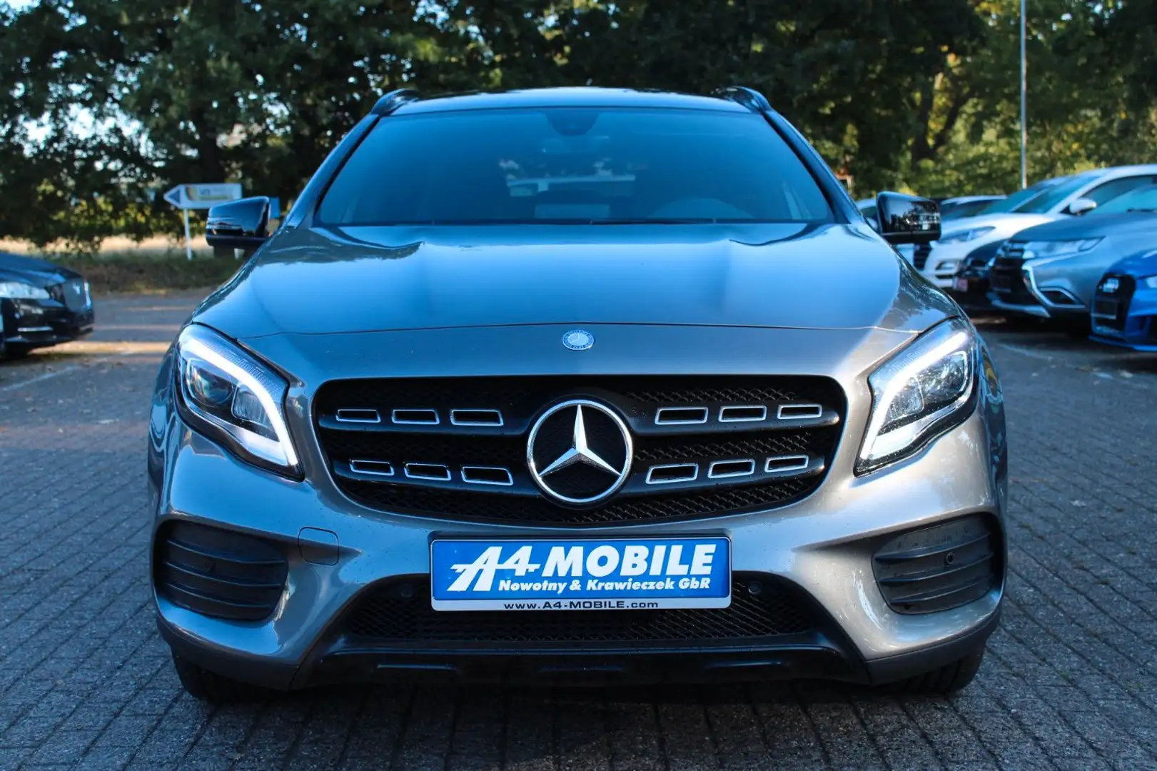 Mercedes-Benz GLA 200 AMG Line Edition Navi Kamera Pano 19" Gris - 2