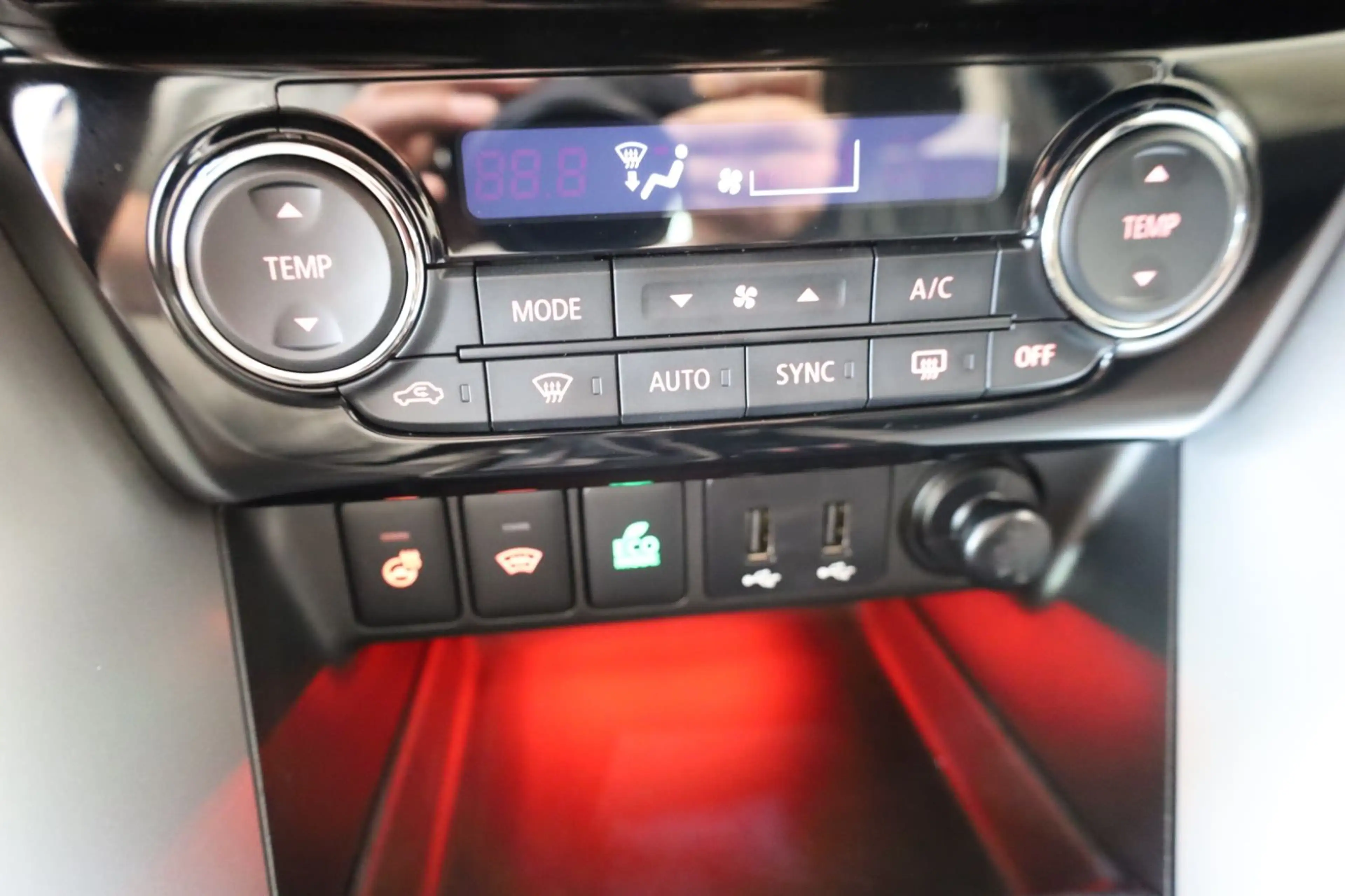 Mitsubishi Eclipse Cross Intro Edition 2WD/Head-Up /AHK/Kam — photo 14