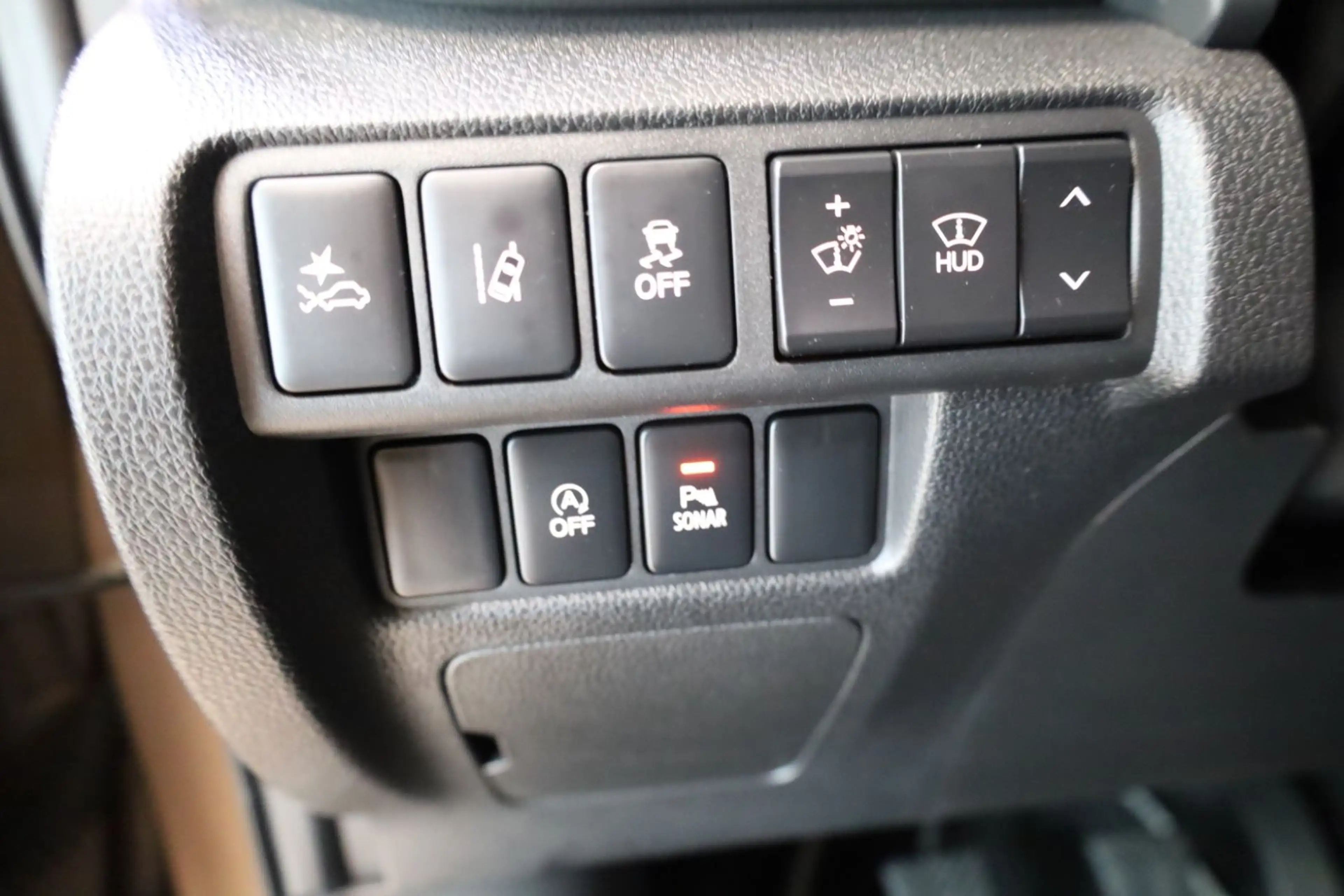 Mitsubishi Eclipse Cross Intro Edition 2WD/Head-Up /AHK/Kam — photo 13