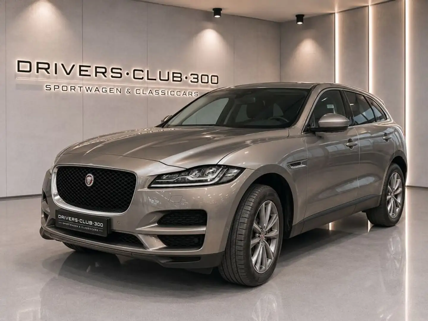 Jaguar F-Pace Portfolio AWD - TOP ZUSTAND Silber - 1