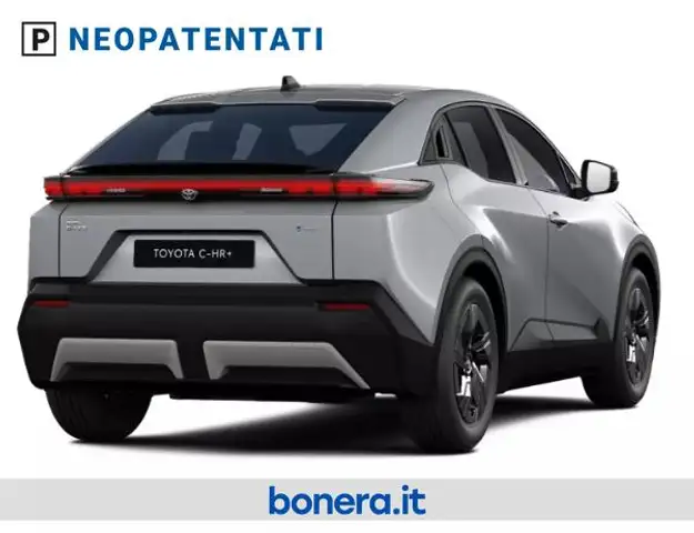 Toyota C-HR view 3