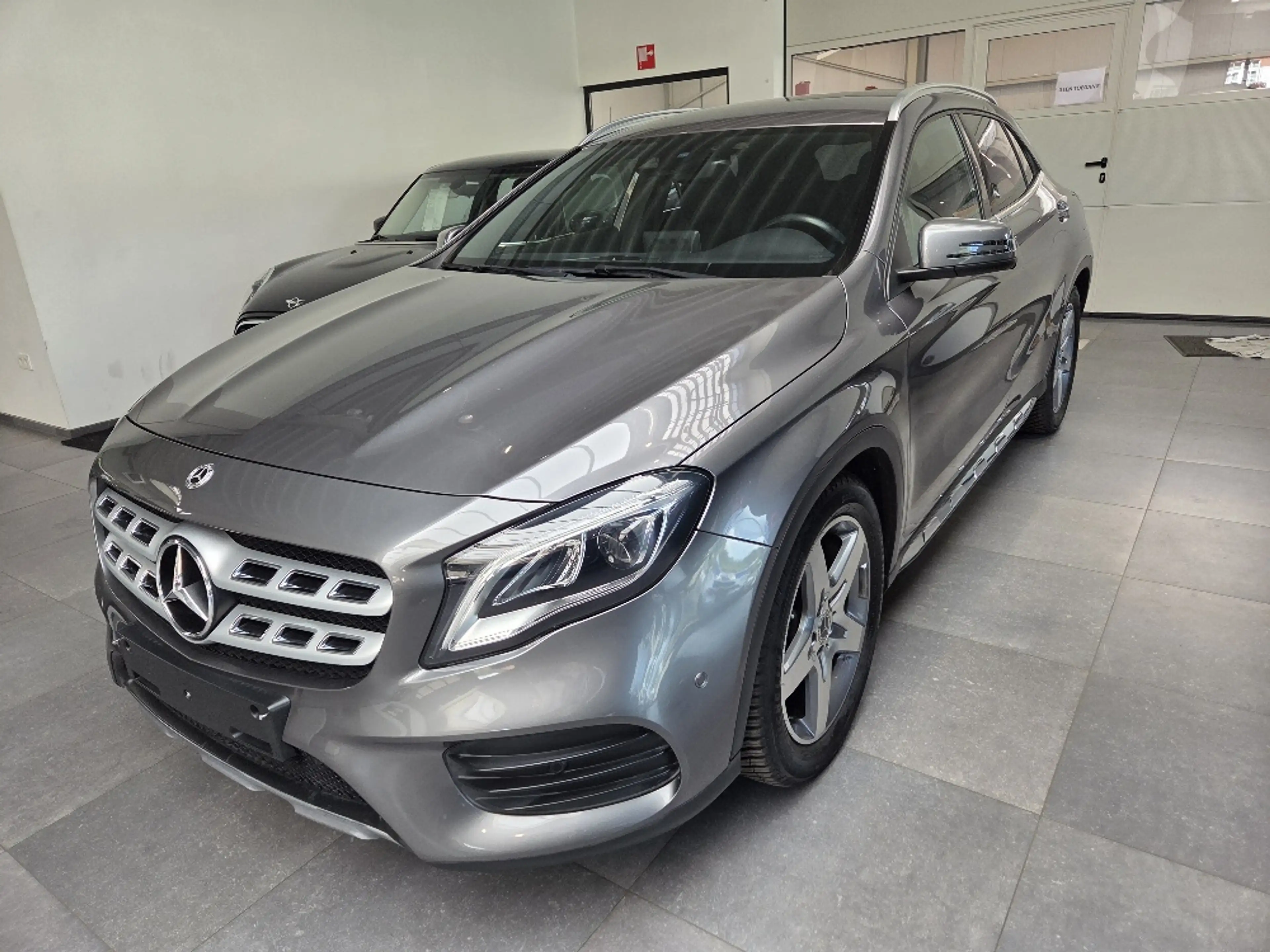 Mercedes-Benz GLA 180 GLA 180 (EU6.2)