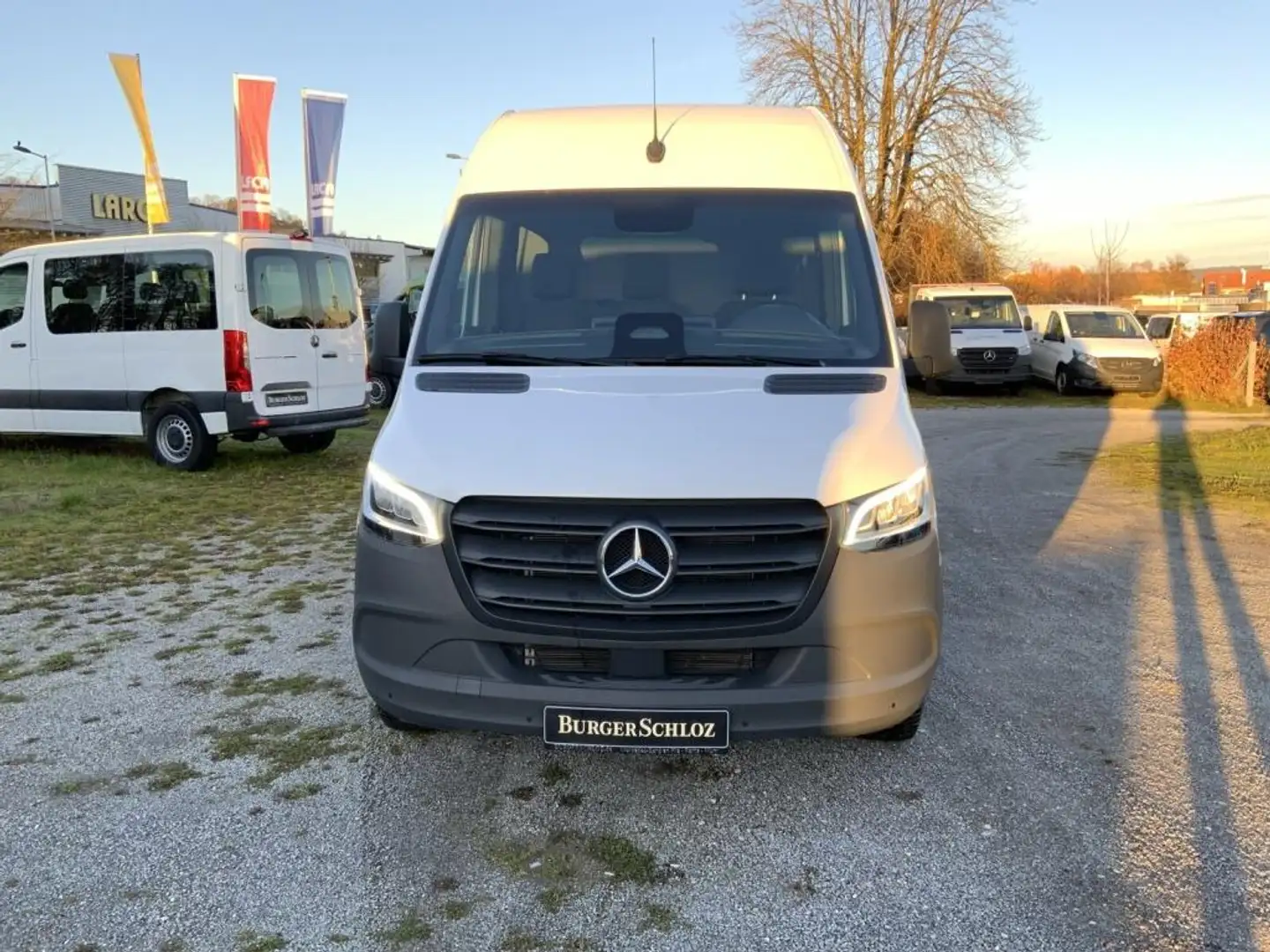 Mercedes-Benz Sprinter 319 CDI KA HD Mittel 3-Sitze Klima AHK LED Kamera Weiß - 2