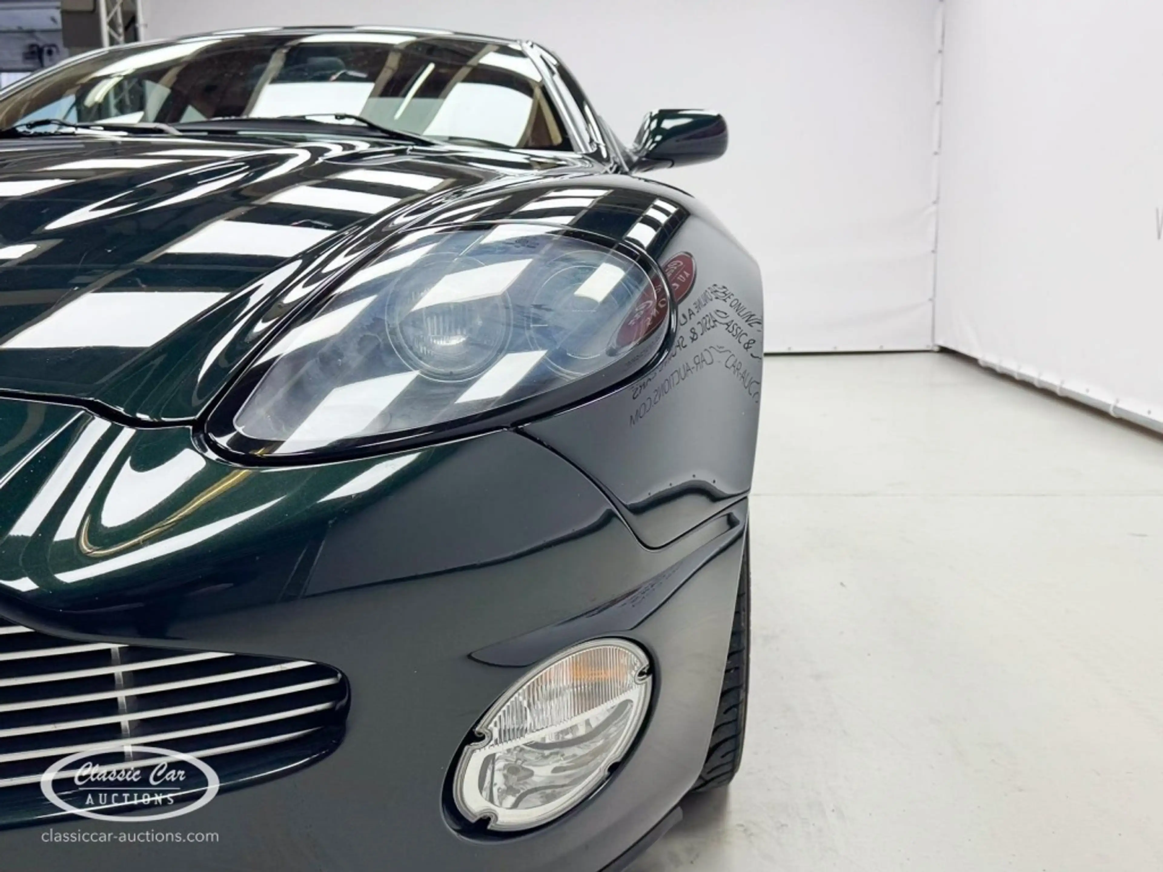 Aston Martin Vanquish V12  5.9 - ONLINE AUCTION — photo 9