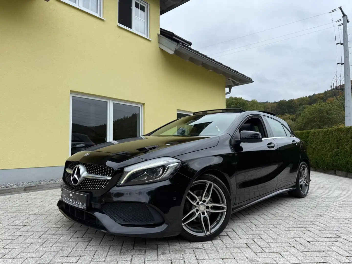 Mercedes-Benz A 200 CDI AMG Line-Leder-Pano-LED Schwarz - 2