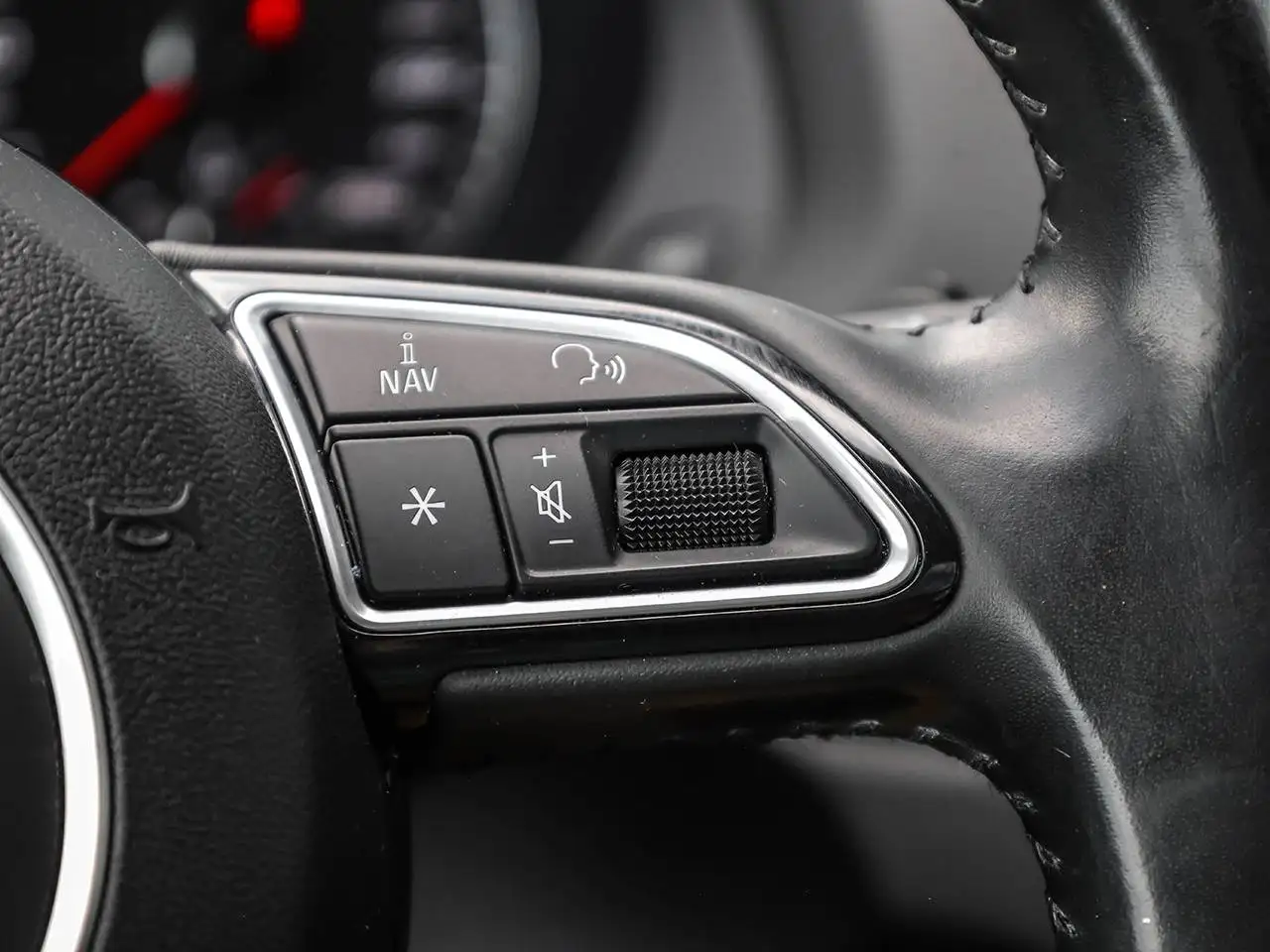 Audi Q3 снимка Audi Q3