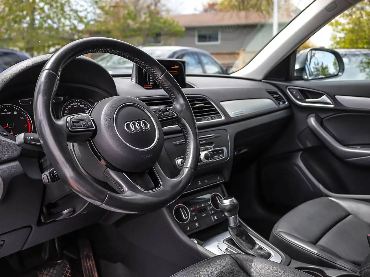 Audi Q3 снимка Audi Q3