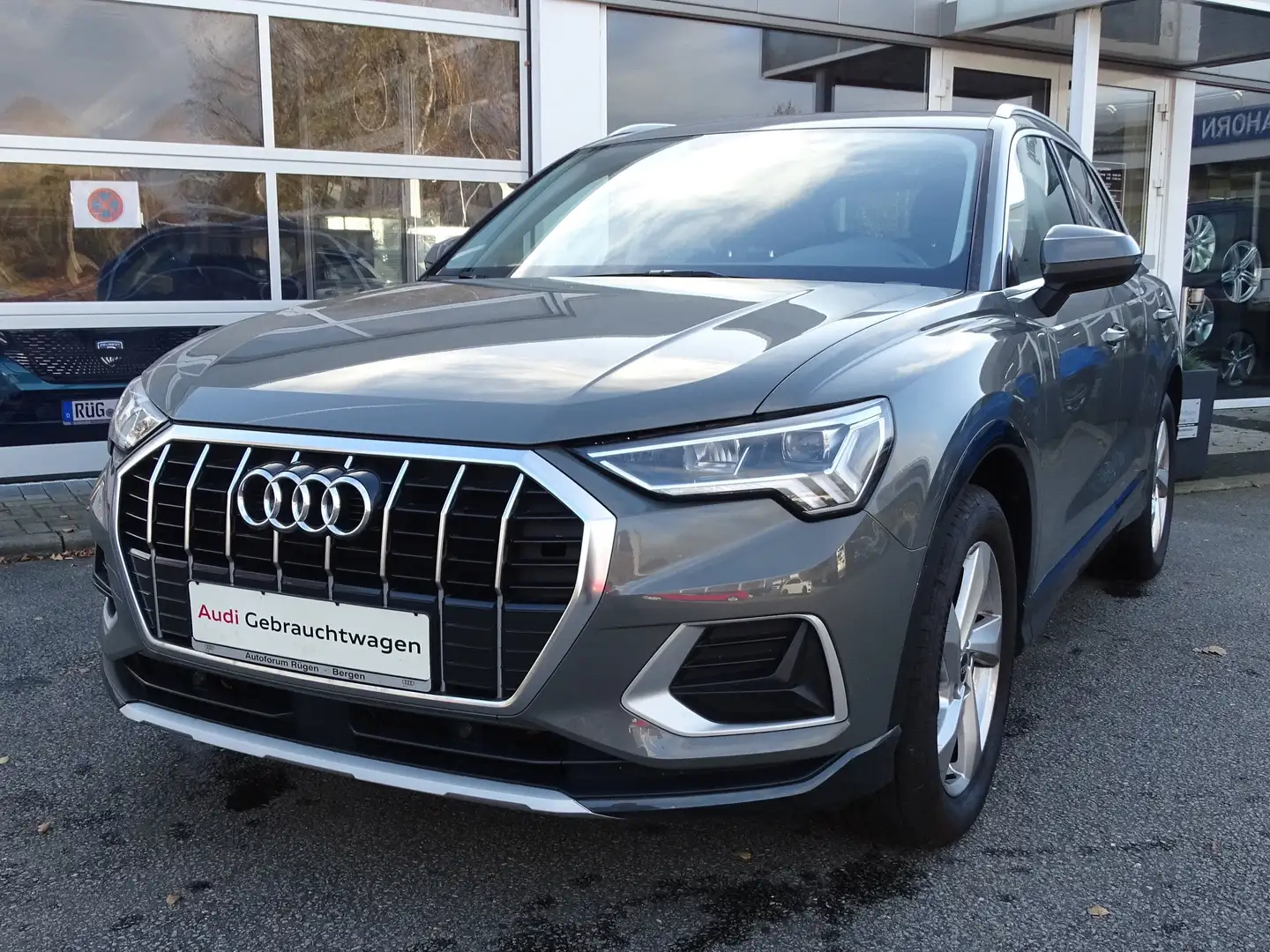 Audi Q3 35 TFSI advanced Grau - 2