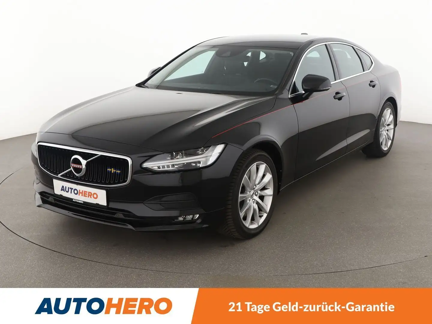 Volvo 2.0 T4 Momentum Aut.*NAVI*LED*ACC*CAM*PDC*SHZ* Negro - 1