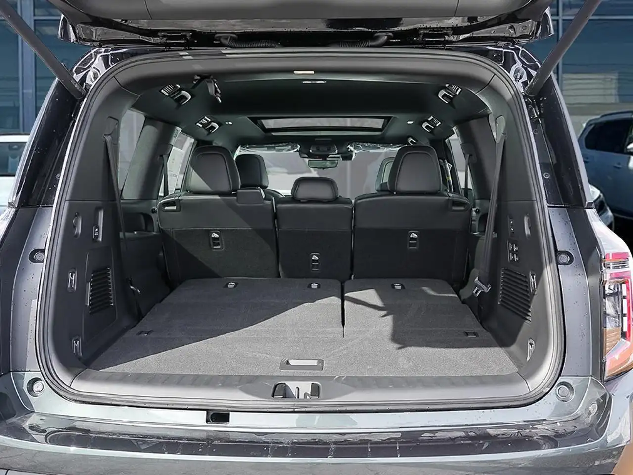 Nissan Armada снимка Nissan Armada