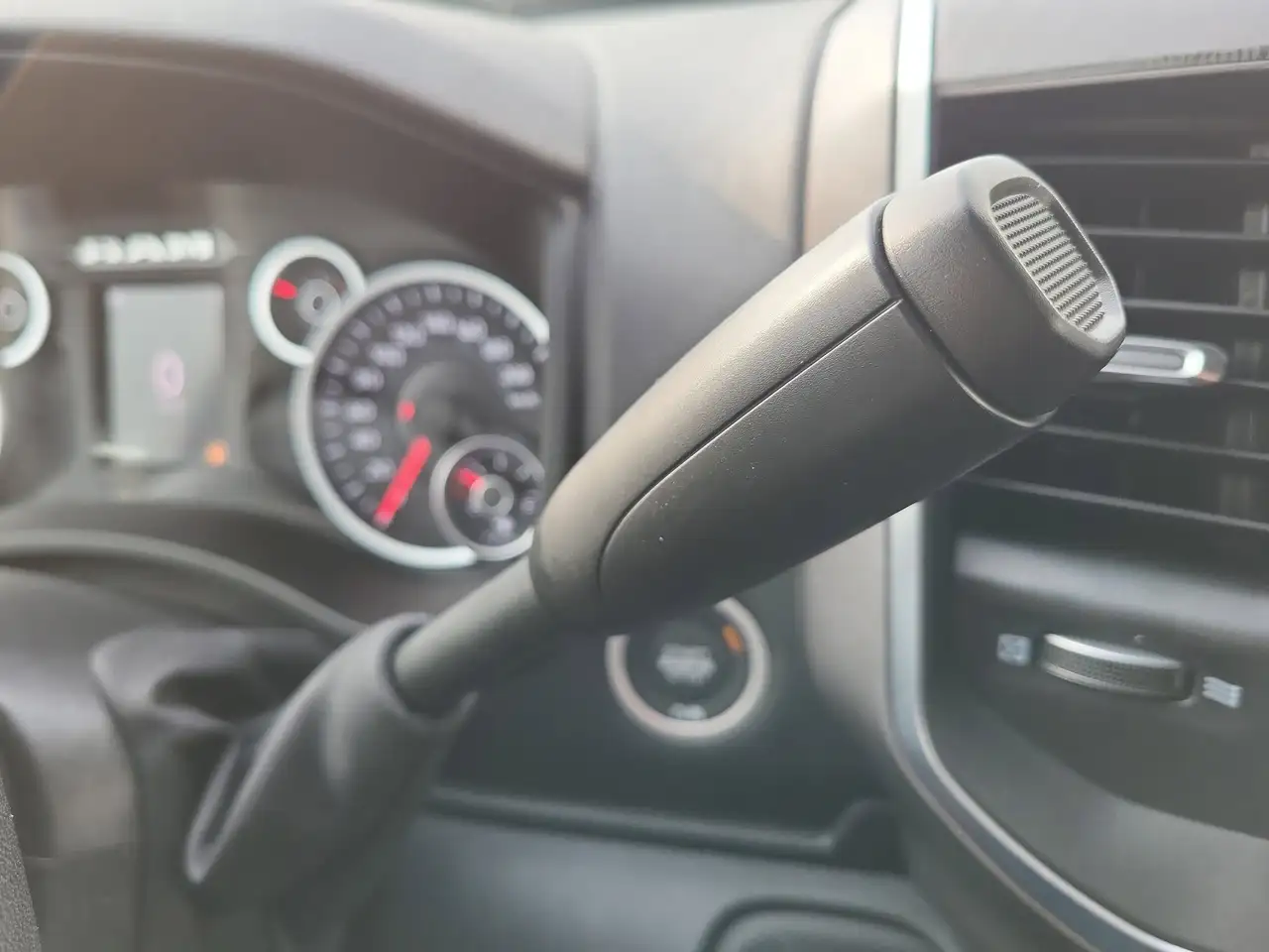 RAM 3500 снимка RAM 3500