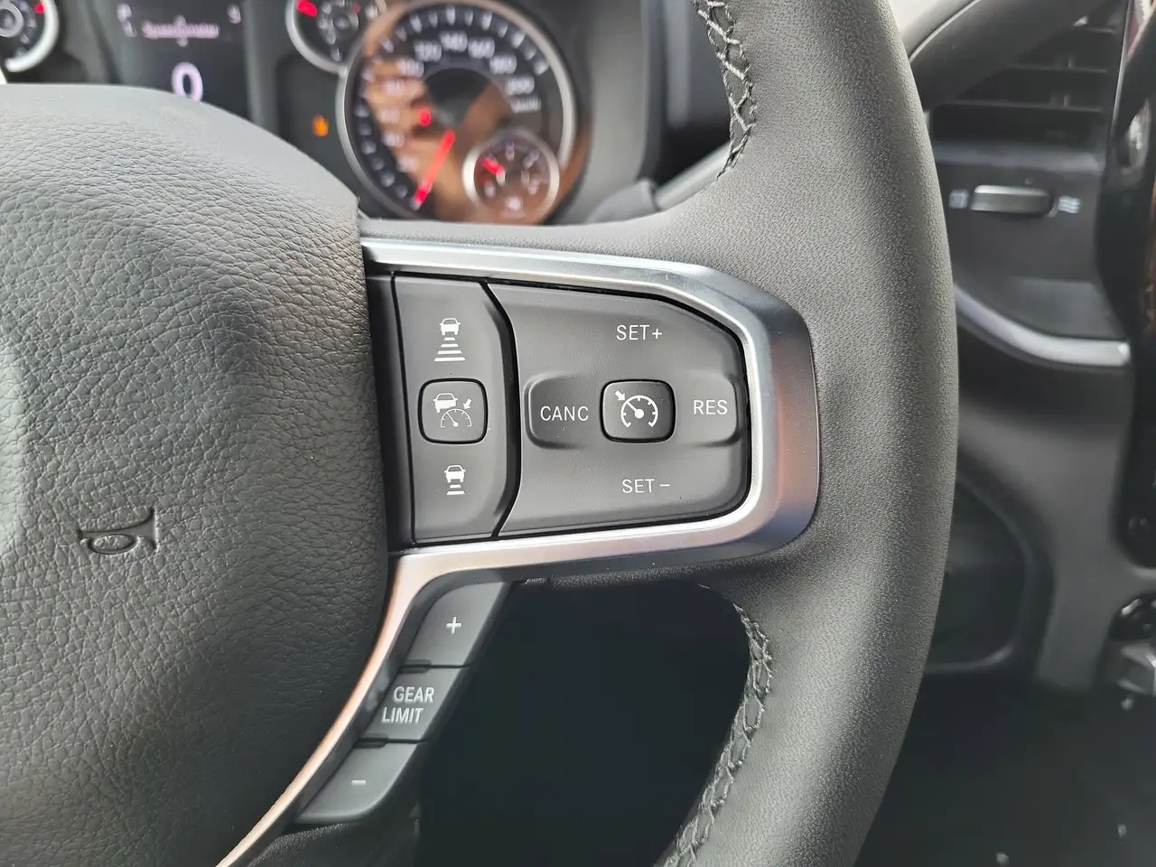 RAM 3500 снимка RAM 3500
