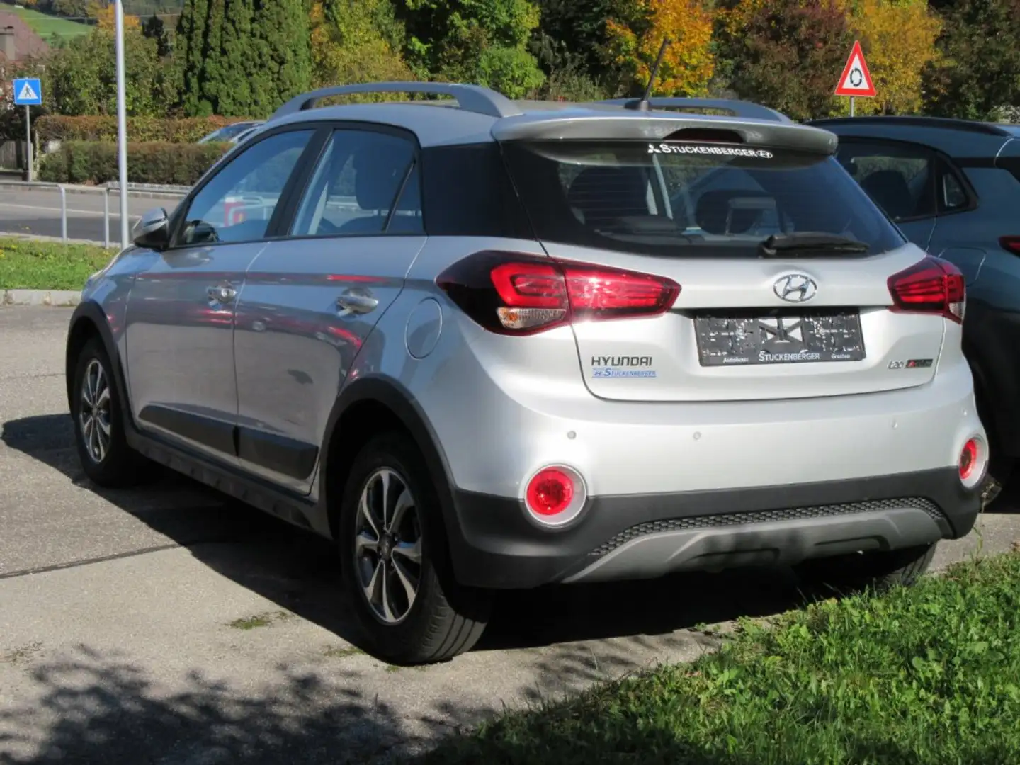 Hyundai i20 Active GB Level 3 1,0 T-GDi b0b90 Silber - 2
