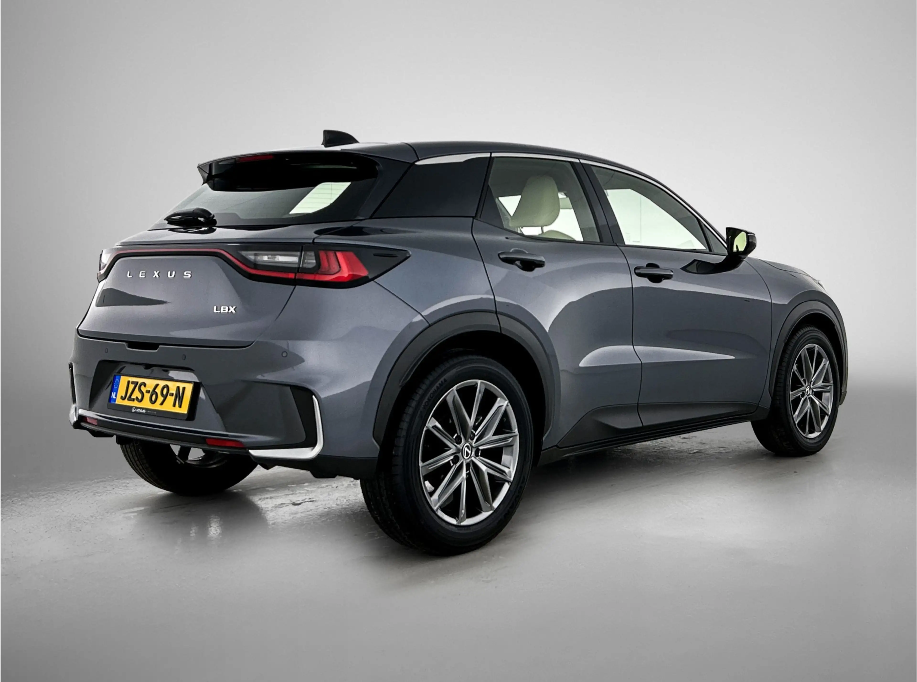Lexus LBX Elegant 2WD | Tech Pack | Stoelverwarming | Stuurv — photo 2