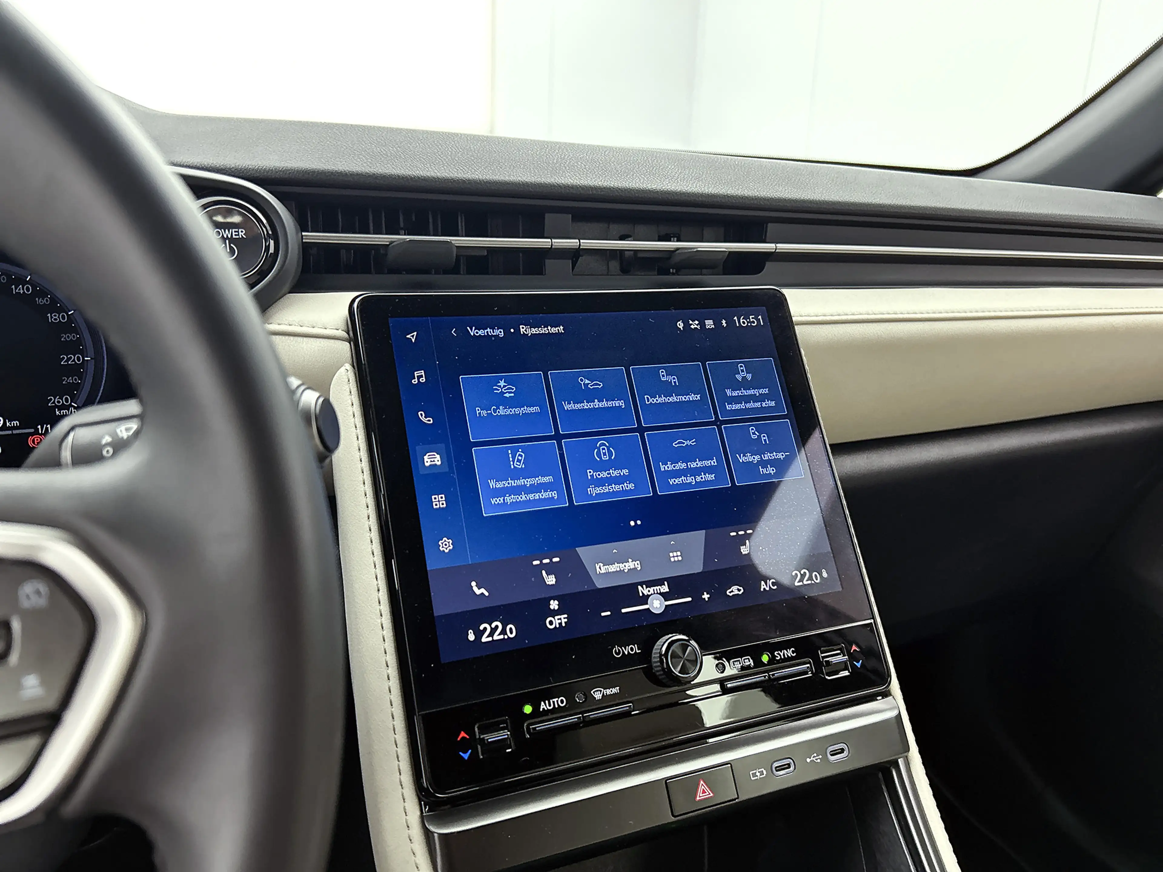 Lexus LBX Elegant 2WD | Tech Pack | Stoelverwarming | Stuurv — photo 7