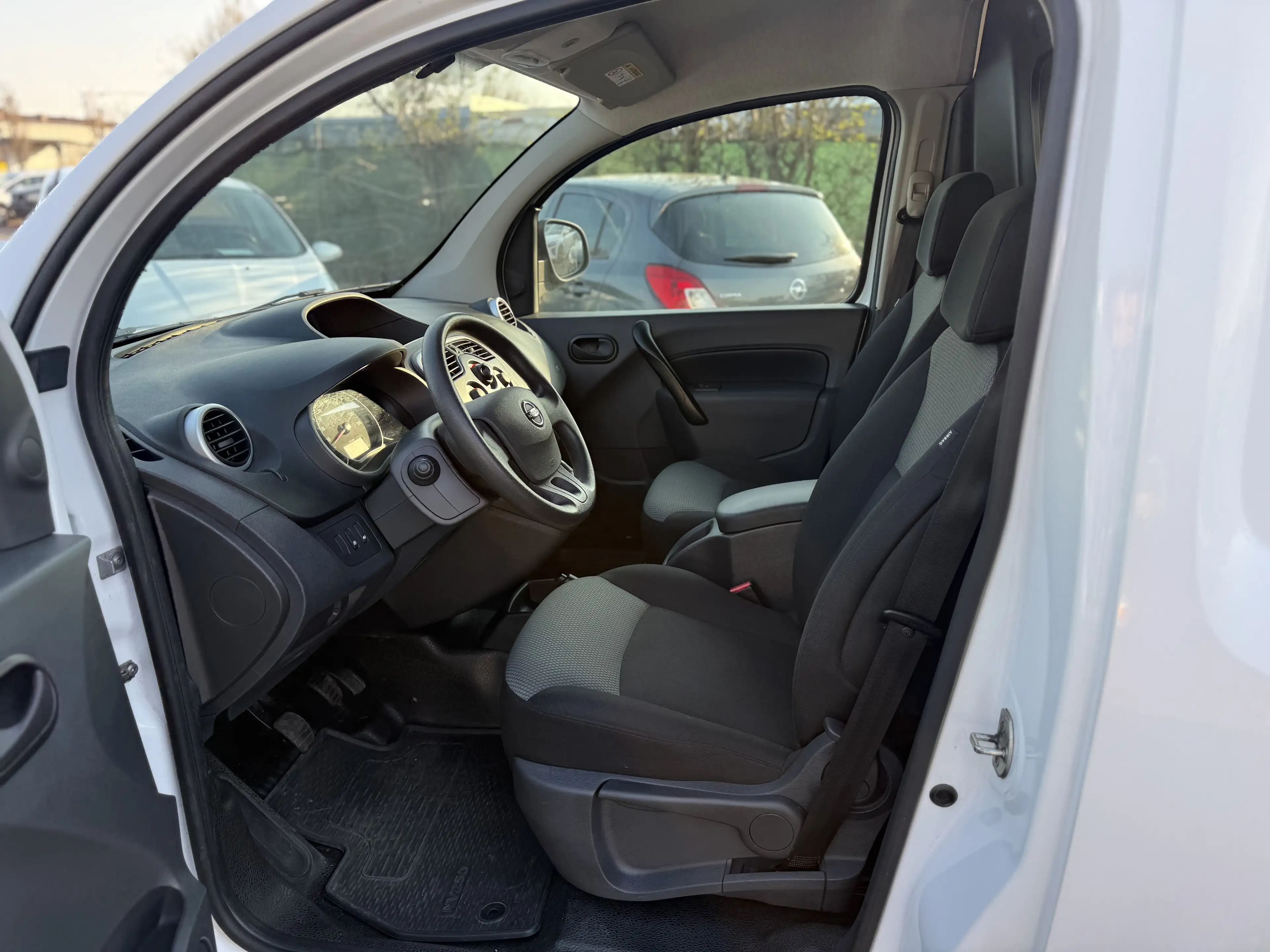 Nissan NV250 L1H1 2,0t Comfort — photo 10