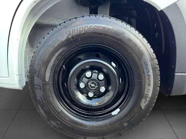 Opel Movano view 5