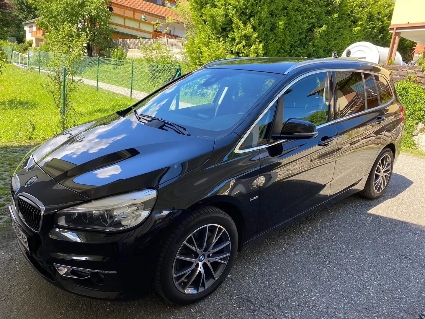 BMW 220 220d Gran Tourer Luxury Line Aut. Luxury Line Schwarz - 1