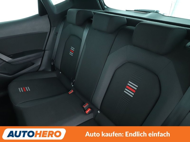 SEAT Arona 1.5 TSI ACT FR*NAVI*LED*TEMPO* — photo 14