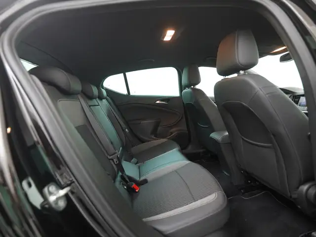 Opel Astra view 22