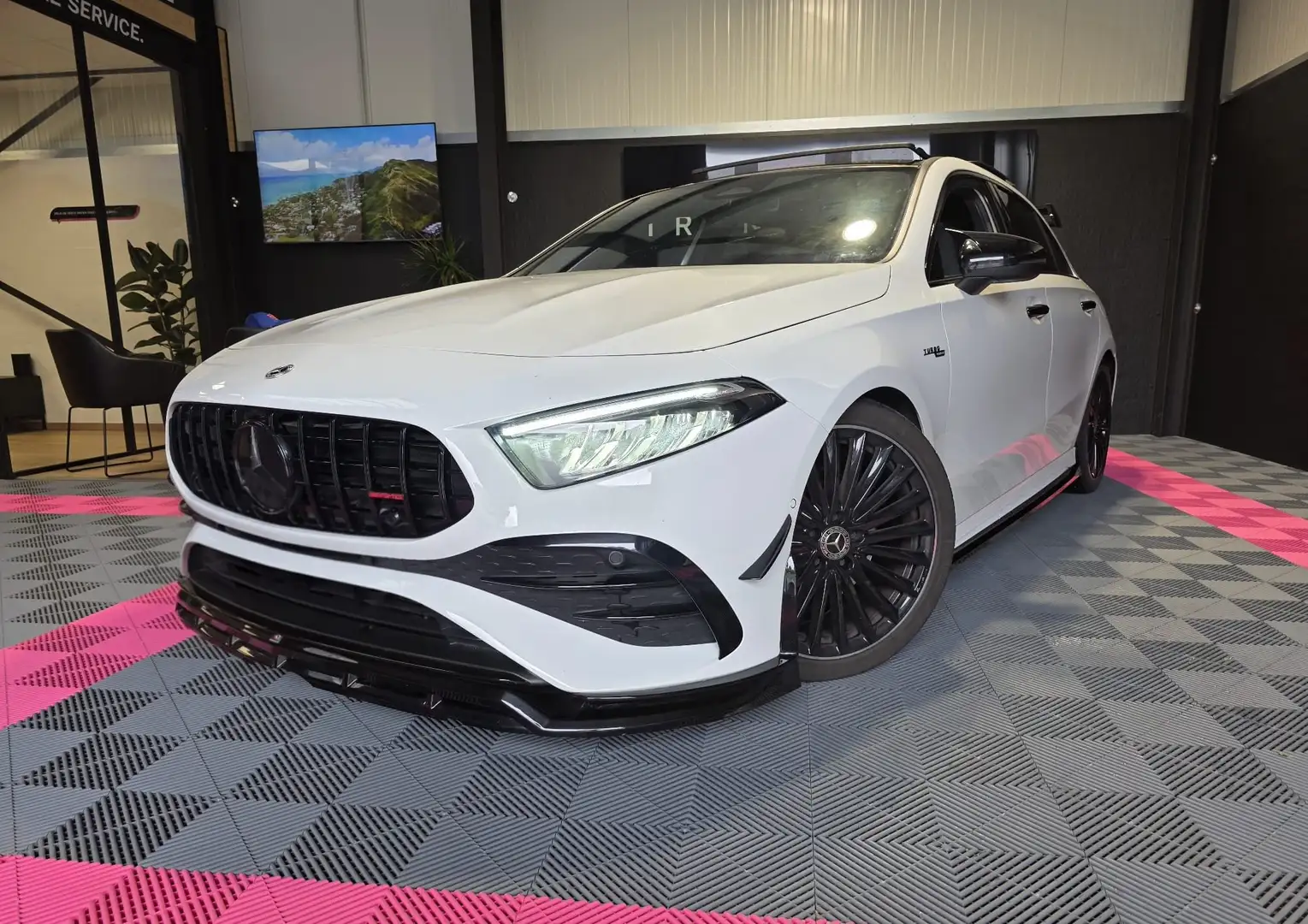Mercedes-Benz A 180 A 180 AMG Line - Pack Premium Blanc - 1